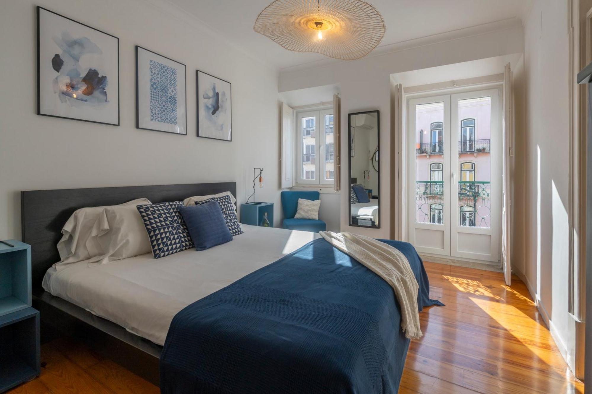 Superb Apartments Overlooking Graca In Lisboa Exteriör bild