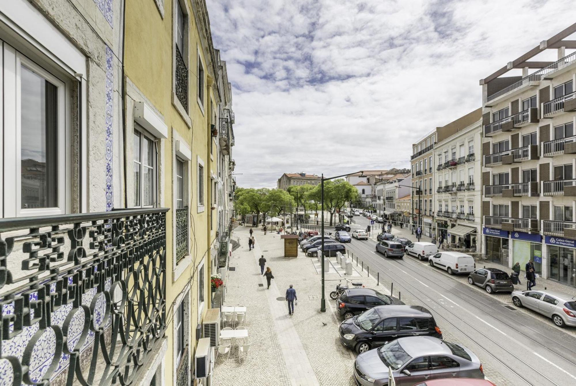 Superb Apartments Overlooking Graca In Lisboa Rum bild